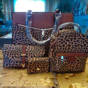 On-The-Go Leopard Print Handbag Set - New
